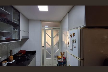 Apartamento à venda com 97m², 3 quartos e 2 vagas Apartamento à venda com 97m², 3 quartos e 2 vagasCozinha