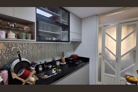 Apartamento à venda com 97m², 3 quartos e 2 vagas Apartamento à venda com 97m², 3 quartos e 2 vagasCozinha