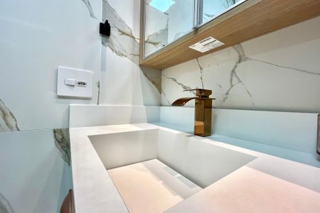 Apartamento à venda com 64m², 2 quartos e 1 vaga Apartamento à venda com 64m², 2 quartos e 1 vagaBanheiro Corredor