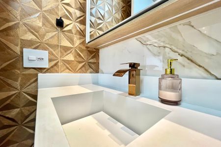 Apartamento à venda com 64m², 2 quartos e 1 vaga Apartamento à venda com 64m², 2 quartos e 1 vagaBanheiro da Suíte