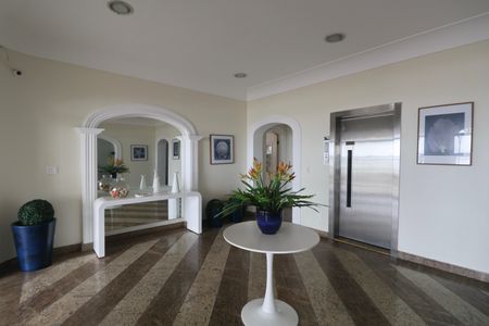 Apartamento para alugar com 144m², 4 quartos e 1 vaga Apartamento para alugar com 144m², 4 quartos e 1 vagaHall de entrada