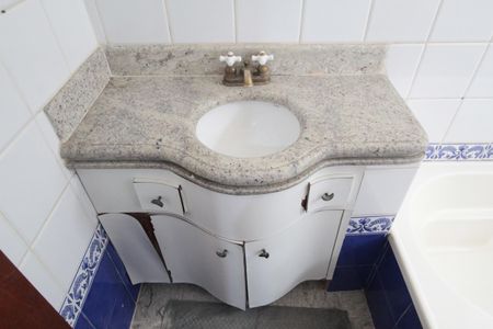 Apartamento à venda com 285m², 5 quartos e 3 vagasBanheiro da Suite