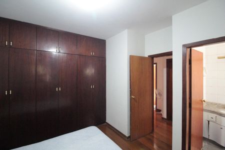 Apartamento à venda com 285m², 5 quartos e 3 vagasSuite