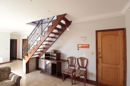 Apartamento à venda com 285m², 5 quartos e 3 vagasSala