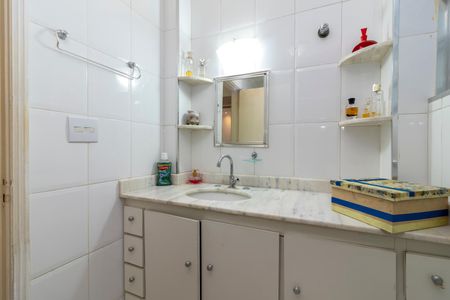 Apartamento à venda com 71m², 2 quartos e 1 vaga Apartamento à venda com 71m², 2 quartos e 1 vagaBanheiro