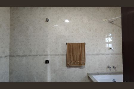 Casa para alugar com 413m², 3 quartos e 5 vagas Casa para alugar com 413m², 3 quartos e 5 vagasBanheiro da Suíte