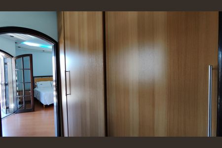 Casa para alugar com 413m², 3 quartos e 5 vagas Casa para alugar com 413m², 3 quartos e 5 vagasCloset da suíte