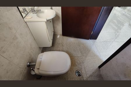 Casa para alugar com 413m², 3 quartos e 5 vagas Casa para alugar com 413m², 3 quartos e 5 vagasLavabo