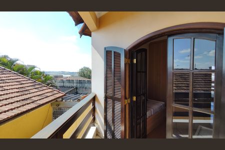 Casa para alugar com 413m², 3 quartos e 5 vagas Casa para alugar com 413m², 3 quartos e 5 vagasSacada do quarto 2