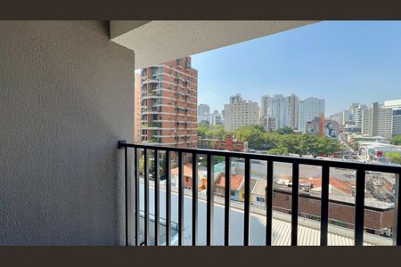 Apartamento à venda com 26m², 1 quarto e sem vaga Apartamento à venda com 26m², 1 quarto e sem vagaVaranda