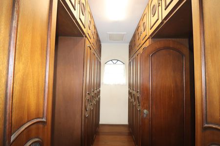 Casa à venda com 232m², 3 quartos e 4 vagasSuíte Closet