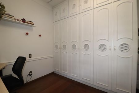 Casa à venda com 232m², 3 quartos e 4 vagasQuarto 2