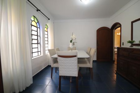 Casa à venda com 232m², 3 quartos e 4 vagasCopa