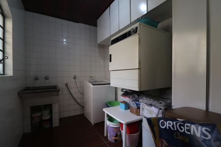 Casa à venda com 232m², 3 quartos e 4 vagasÁrea de Serviço