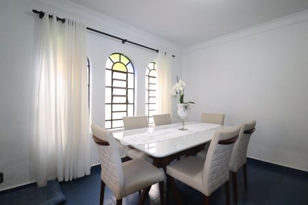 Casa à venda com 232m², 3 quartos e 4 vagasCopa