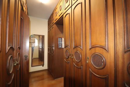 Casa à venda com 232m², 3 quartos e 4 vagasSuíte Closet