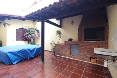 Casa à venda com 232m², 3 quartos e 4 vagasChurrasqueira