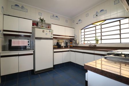 Casa à venda com 232m², 3 quartos e 4 vagasCozinha