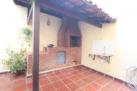 Casa à venda com 232m², 3 quartos e 4 vagasChurrasqueira