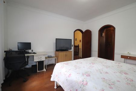 Casa à venda com 232m², 3 quartos e 4 vagasSuíte