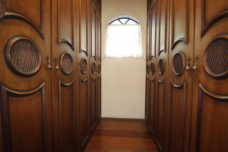 Casa à venda com 232m², 3 quartos e 4 vagasSuíte Closet