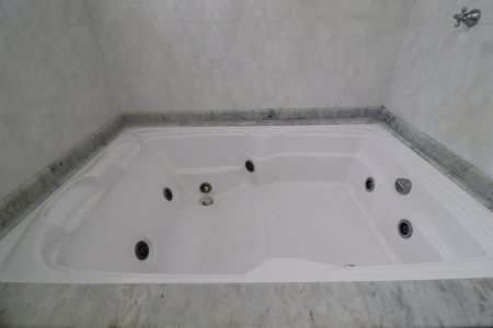 Casa à venda com 232m², 3 quartos e 4 vagasSuíte Banheiro