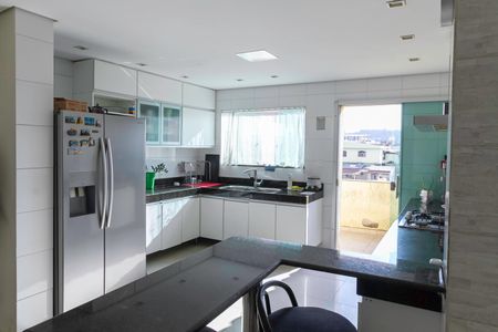 Casa à venda com 430m², 4 quartos e 6 vagasCozinha