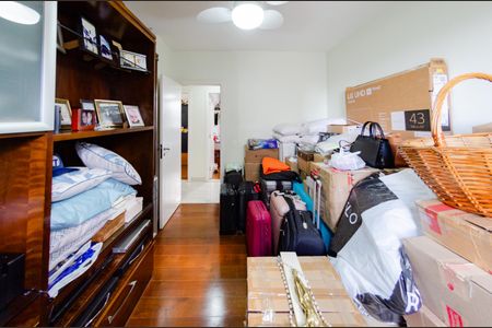 Apartamento à venda com 175m², 4 quartos e 3 vagas Apartamento à venda com 175m², 4 quartos e 3 vagasQuarto 2