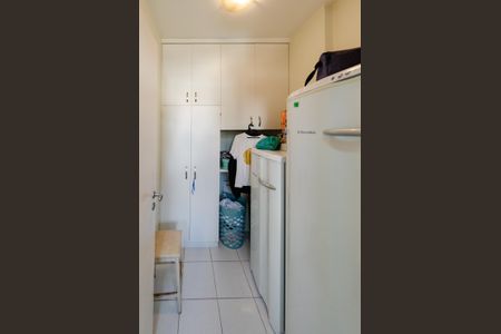 Apartamento à venda com 175m², 4 quartos e 3 vagas Apartamento à venda com 175m², 4 quartos e 3 vagasQuarto de Serviço
