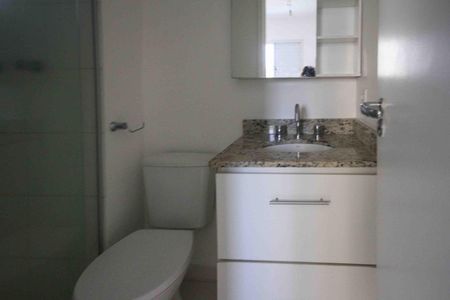 Apartamento à venda com 78m², 2 quartos e 2 vagas Apartamento à venda com 78m², 2 quartos e 2 vagasBanheiro da Suite