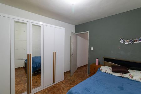 Casa à venda com 167m², 3 quartos e 3 vagas Casa à venda com 167m², 3 quartos e 3 vagasQuarto 2