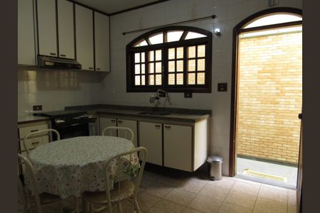 Casa à venda com 175m², 3 quartos e 2 vagasCozinha