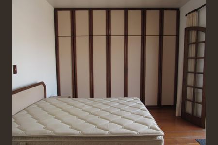 Casa à venda com 175m², 3 quartos e 2 vagasSuíte