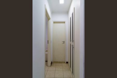 Casa de condomínio à venda com 111m², 3 quartos e 2 vagas Casa de condomínio à venda com 111m², 3 quartos e 2 vagasCorredor