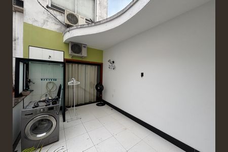 Apartamento à venda com 108m², 3 quartos e 1 vaga Apartamento à venda com 108m², 3 quartos e 1 vagaVaranda Suíte 1