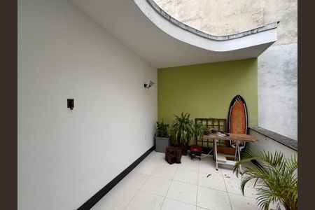 Apartamento à venda com 108m², 3 quartos e 1 vaga Apartamento à venda com 108m², 3 quartos e 1 vagaVaranda Suíte 1