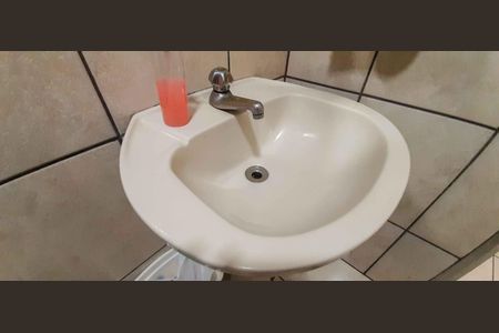 Casa para alugar com 150m², 2 quartos e 2 vagas Casa para alugar com 150m², 2 quartos e 2 vagasBanheiro