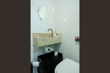 Casa à venda com 160m², 3 quartos e 2 vagasEdícula - Banheiro 