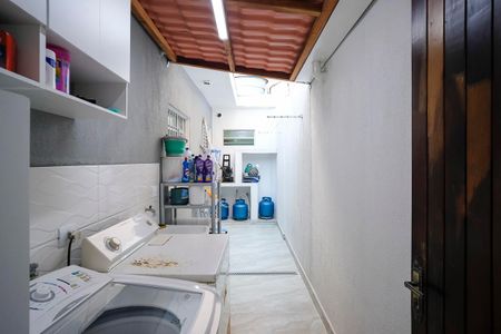 Casa à venda com 160m², 3 quartos e 2 vagasÁrea de serviço