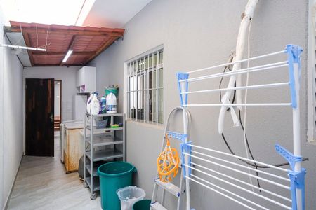 Casa à venda com 160m², 3 quartos e 2 vagasÁrea de serviço