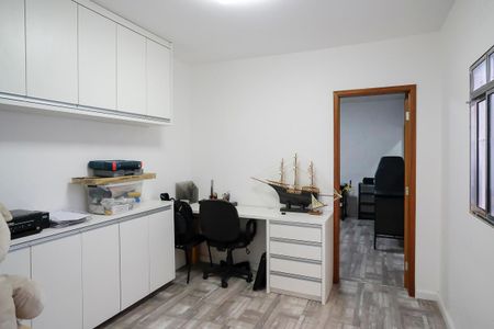 Casa à venda com 160m², 3 quartos e 2 vagasEdícula - Sala