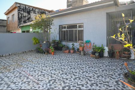 Casa à venda com 60m², 2 quartos e 2 vagas Casa à venda com 60m², 2 quartos e 2 vagasTerraço