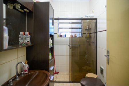 Casa à venda com 60m², 2 quartos e 2 vagas Casa à venda com 60m², 2 quartos e 2 vagasBanheiro
