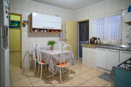 Casa à venda com 60m², 2 quartos e 2 vagas Casa à venda com 60m², 2 quartos e 2 vagasCozinha