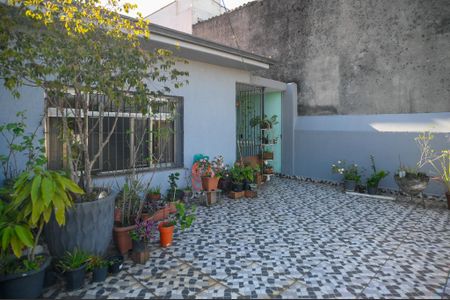 Casa à venda com 60m², 2 quartos e 2 vagas Casa à venda com 60m², 2 quartos e 2 vagasTerraço