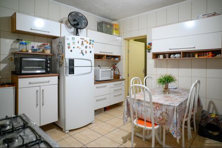 Casa à venda com 60m², 2 quartos e 2 vagas Casa à venda com 60m², 2 quartos e 2 vagasCozinha