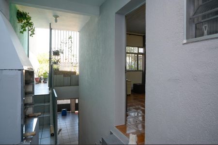 Casa à venda com 60m², 2 quartos e 2 vagas Casa à venda com 60m², 2 quartos e 2 vagasCorredor Externo