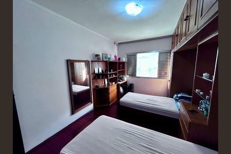 Casa à venda com 316m², 3 quartos e 2 vagas Casa à venda com 316m², 3 quartos e 2 vagasQuarto 2