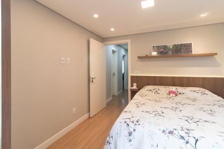 Casa de condomínio à venda com 220m², 3 quartos e 3 vagas Casa de condomínio à venda com 220m², 3 quartos e 3 vagasQuarto 1