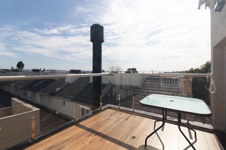 Casa de condomínio à venda com 220m², 3 quartos e 3 vagas Casa de condomínio à venda com 220m², 3 quartos e 3 vagasTerraço